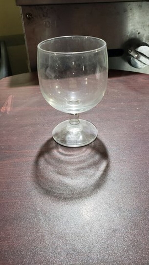 Lot of 9 Glasses - Image 1 of 1