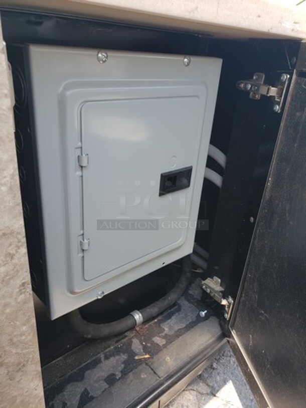 5 Well Mobile Food Cart w/ Enclosed Base, Sneeze Guard, and 2 Dish Dispensers! On Casters! Drain pipes need to be replaced. - Image 7 of 11