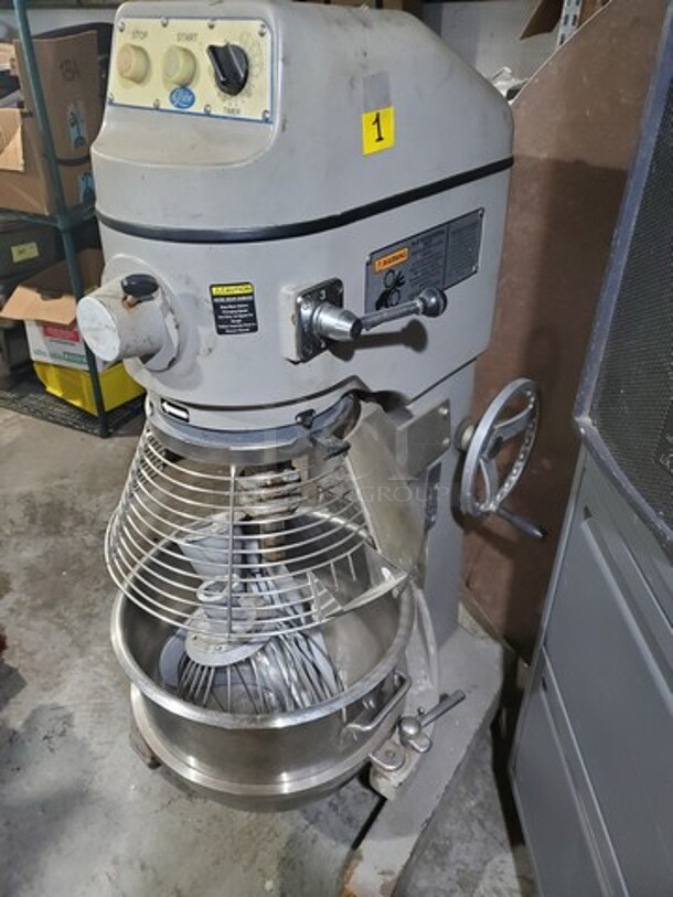 Pre-Owned Globe SP40 40Qt Floor Mixer W/ Guard & Accessories' includes; Bowl, Spiral Dough hook, flat beater, Wire whip, 208V/3Ph 
