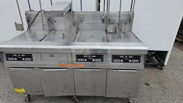 Frymaster FFMPH355BLSC Natural Gas 3 Bay Fryer with Dump Station. - Image 8 of 9