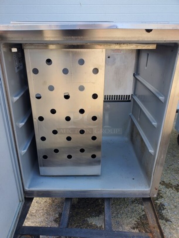 Victory Single Door Refrigerator|115V|27"X29"X30"|Working! - Image 2 of 4
