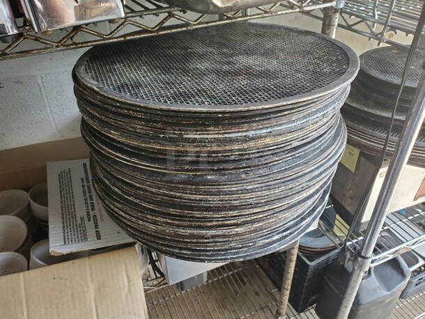 ALL ONE MONEY Lot of 61 (16") Pizza Screen! - Image 3 of 3