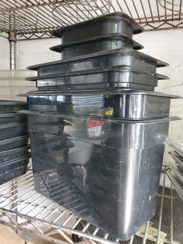 ALL ONE MONEY Lot of 6 Miscellaneous Black Food Pan! - Image 1 of 2