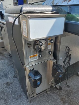 Waring commercial Countertop Drink Mixer - 120 Volts - 13X29X42