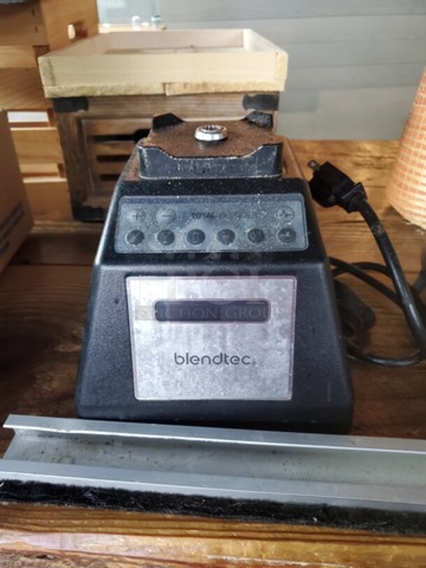 Blendtec Black Motor Base - Image 2 of 2