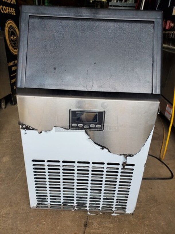 Ice Machine 
Good Working Condition - Image 3 of 6
