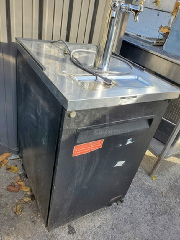 Turbo Air TBD-1SB Beer Dispenser
110 - 120 V
1 PH - Image 5 of 6