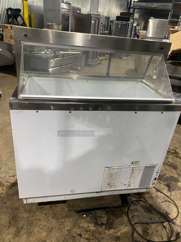 Kelvinator Commercial Refrigerated Ice Cream Dipping Cabinet/Display Case Merchandiser! With Slanted Front Glass! With Rear Access Doors! - Image 3 of 9