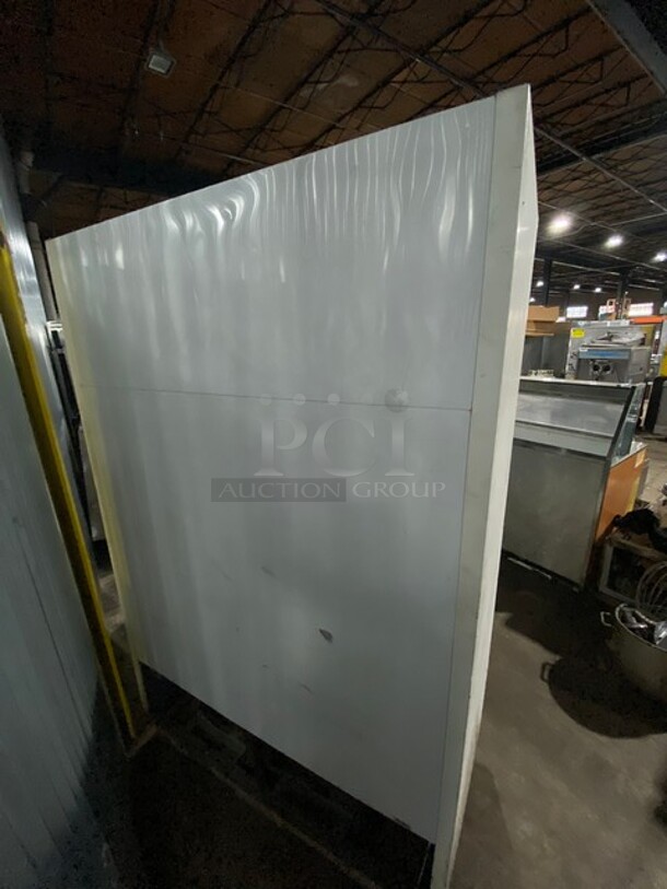 True Commercial Double Glass Door Reach In Freezer/Merchandiser! With Poly Coated Racks! 115/208-230V 1 Phase! Model: GDM-49F SN: 1-4576644! - Image 4 of 9