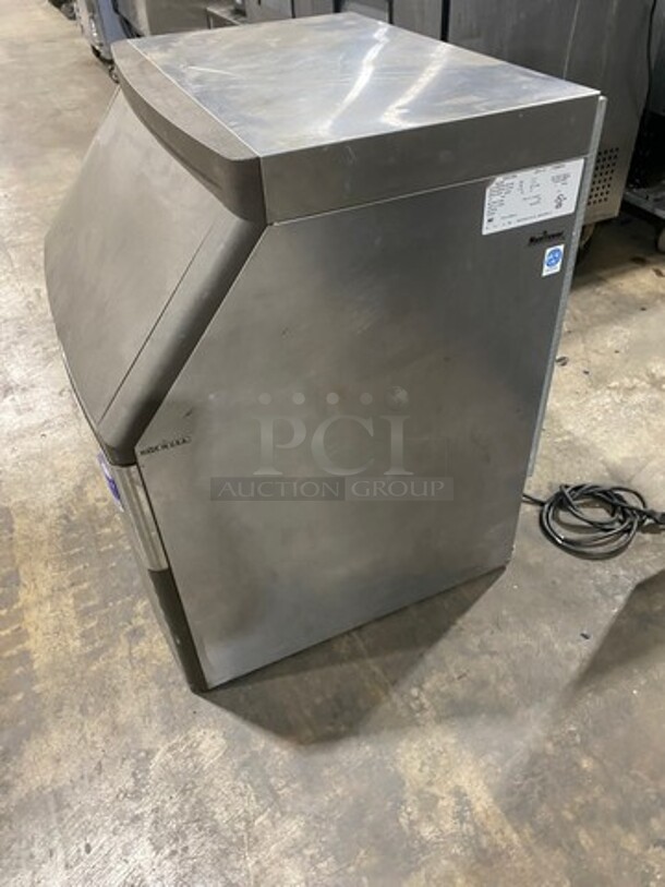 COOL! Manitowoc Commercial Ice Machine Head! Stainless Steel Body! On Legs! Model: QD0133W SN: 110066044 115V 60HZ 1 Phase - Image 3 of 7