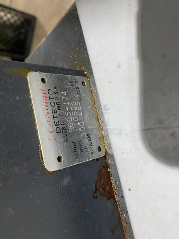 Detecto Commercial Scale! Max Capacity 300Lbs! On Casters! Model: 1106DK SN: 9605174 - Image 7 of 8