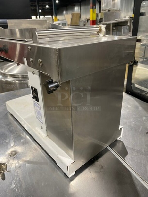 Oliver Commercial Countertop Mini Chip Slicer! Model: 738 SN: 188984 115V 60HZ 1 Phase - Image 4 of 7