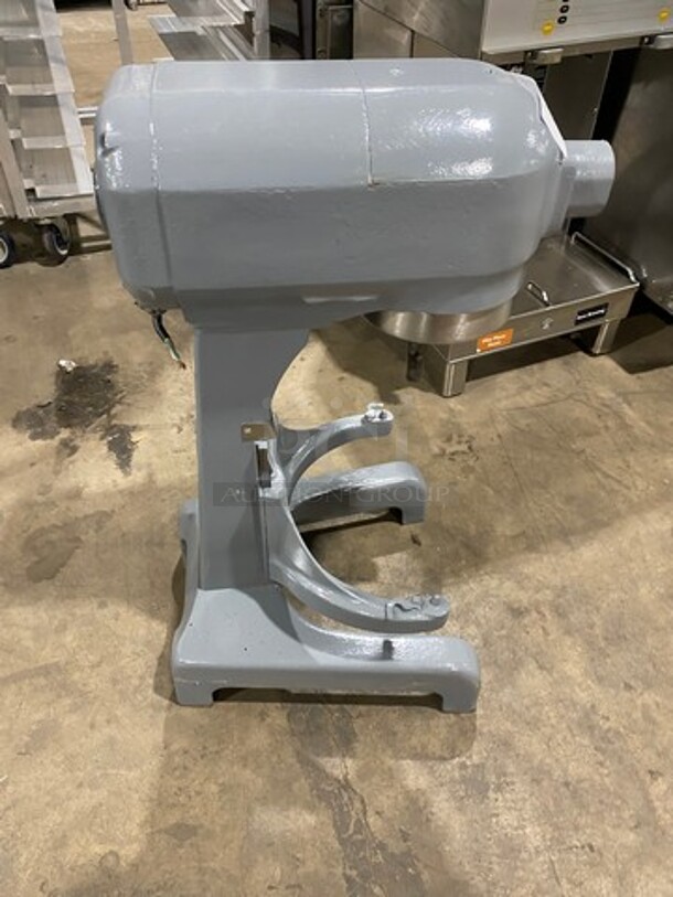 Hobart Commercial Heavy Duty 20Qt Planetary Mixer! Model: A200 SN: 11416019 115V 1 Phase - Image 2 of 10