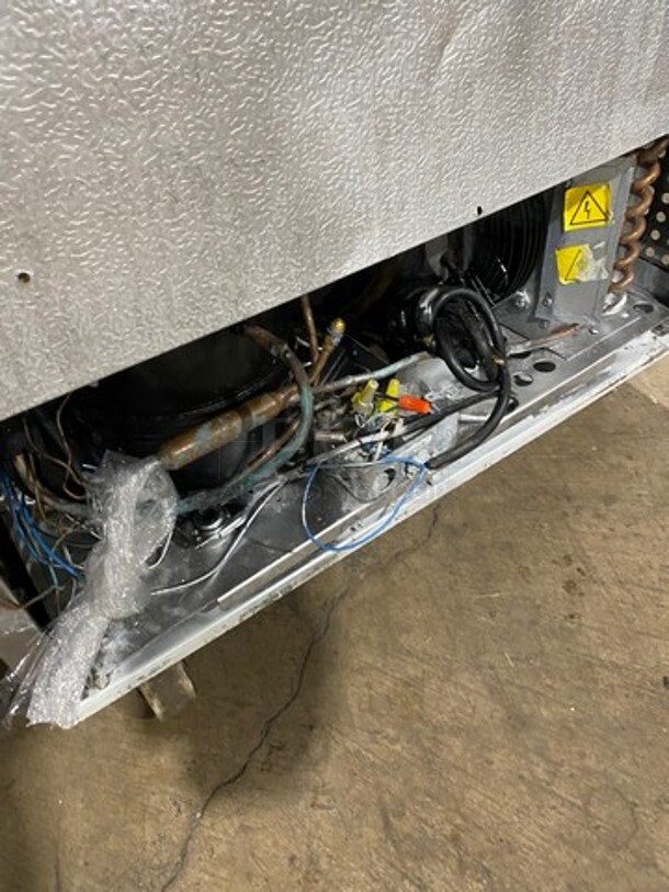 Avantco Commercial Refrigerated Sandwich Prep Table! Single Door Storage Space Underneath! All Stainless Steel! On Casters! Model: 178SCL1 115V - Image 9 of 9