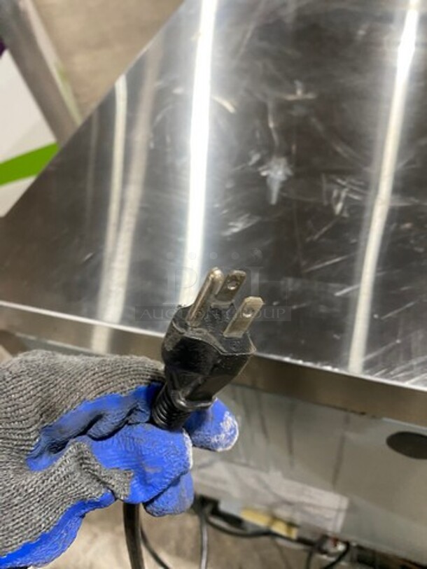 Dukers Commercial Single Door Refrigerated Lowboy/ Worktop Freezer! With Poly Coated Rack! Solid Stainless Steel! On Casters! Model: DUC29F 115V 60HZ 1 Phase - Image 7 of 7