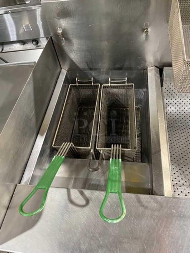 Frymaster Commercial Natural Gas Powered Deep Fat Fryer With Side Dumping Station! With Metal Frying Baskets! With Back Splash! All Stainless Steel! On Casters! Model: FM145ESC SN: 0204GH0013 - Image 5 of 12