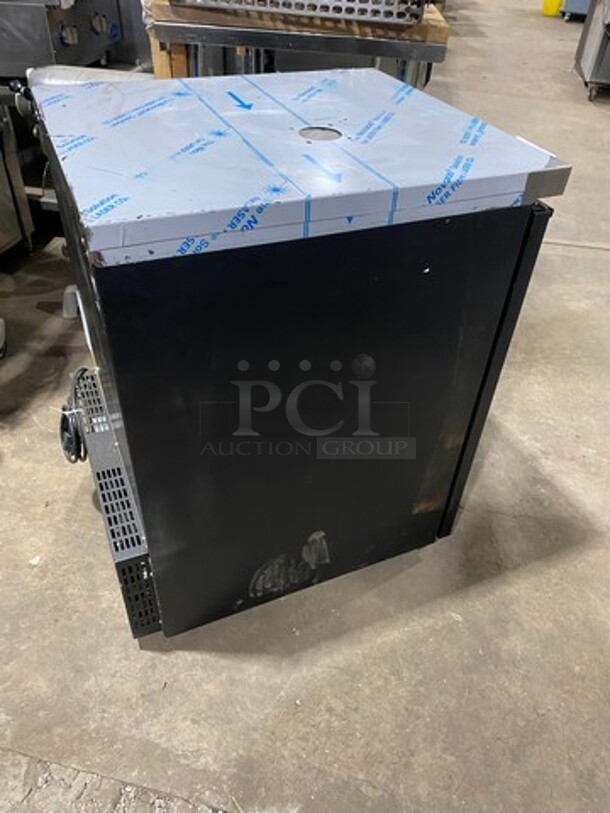 LATE MODEL! 2019 Micro Matic Commercial Refrigerated Beer Kegerator Cooler! NO TOWER! Model: MDD23E SN: 8101681686! 220V 60HZ 1 Phase! - Image 4 of 9
