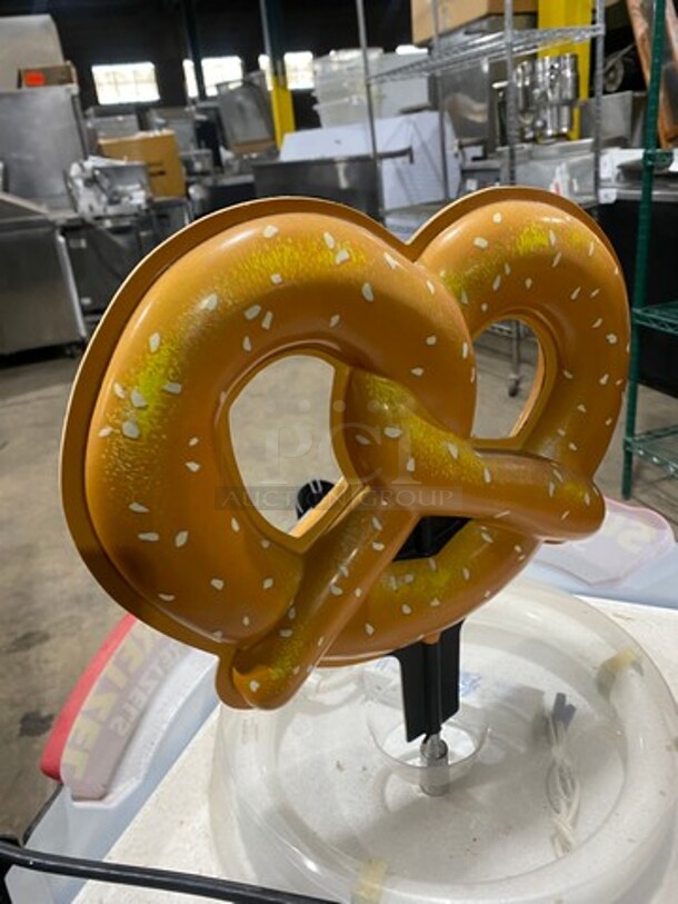 CUTE! J&J Commercial Countertop Pretzel Display Merchandiser! With Metal Pretzel Holder Rack! Model: 2000 - Image 8 of 9
