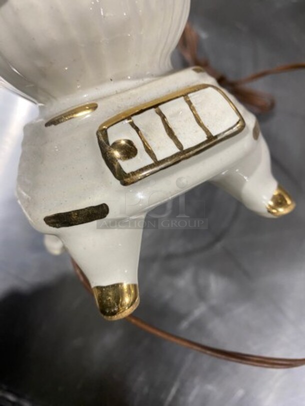 White And Gold Lamp Base! - Image 4 of 5