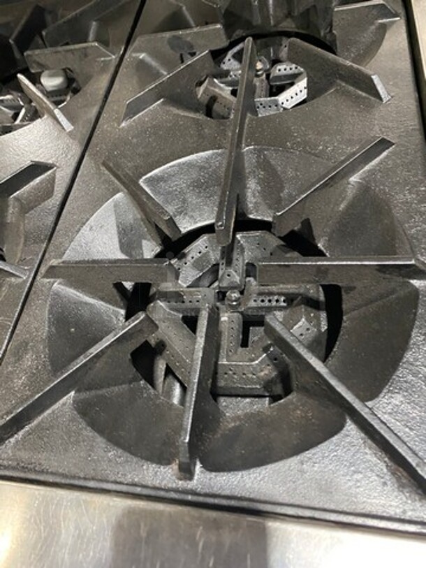 US Range Commercial Natural Gas Powered 4 Burner Stove With Built In Flat Grill! Flat Grill Has Side Splashes! With Raised Back Splash And Salamander Shelf! With Oven Underneath! All Stainless Steel! On Legs! - Image 6 of 10