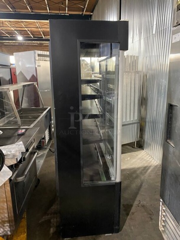 AHT Commercial Refrigerated Open Grab-N-Go Case Merchandiser! With View Through Sides! Model: GDXLS SN: 32158100000352 110/120V 60HZ 1 Phase - Image 4 of 8