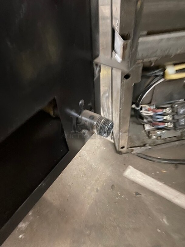 Stainless-Steel Gas-Powered Countertop Flat Grill! - Image 6 of 6