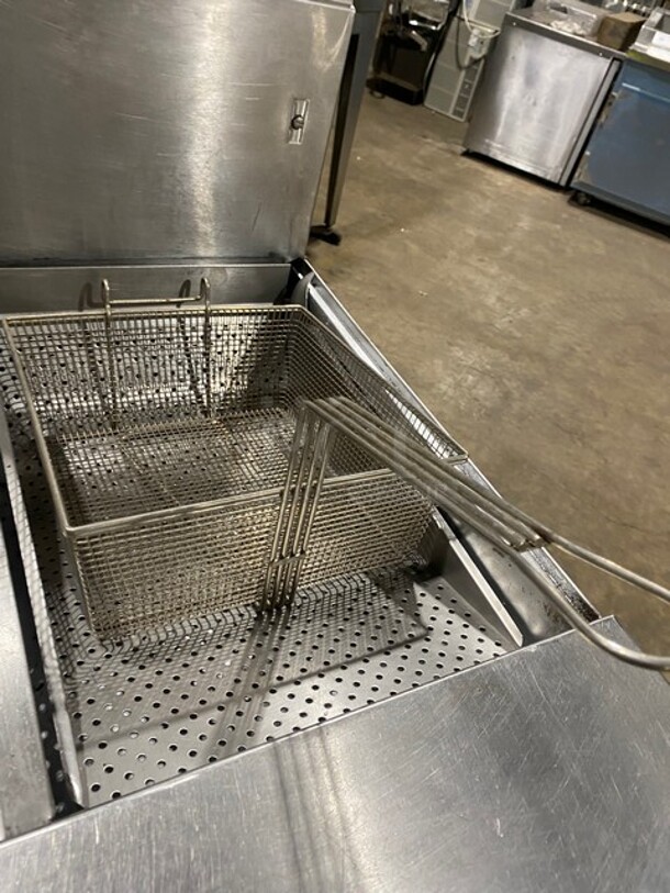 Frymaster Commercial Natural Gas Powered Deep Fat Fryer With Side Dumping Station! With Metal Frying Baskets! With Back Splash! All Stainless Steel! On Casters! Model: FM145ESC SN: 0204GH0013! - Image 7 of 11
