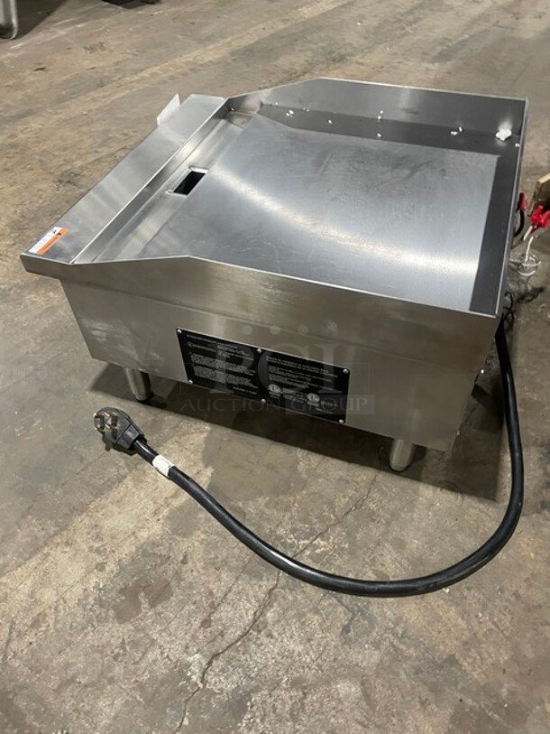 NEW! Scratch-N-Dent! Standard Range 24" Commercial Eletric Powered Countertop Flat Griddle! All Stainless Steel! On Legs! 208/240V 1PH/3PH! Model: SR-EG24 SN: SR2370971! - Image 2 of 8