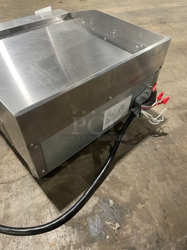 NEW! Scratch-N-Dent! Standard Range 24" Commercial Eletric Powered Countertop Flat Griddle! All Stainless Steel! On Legs! 208/240V 1PH/3PH! Model: SR-EG24 SN: SR2370971! - Image 3 of 8