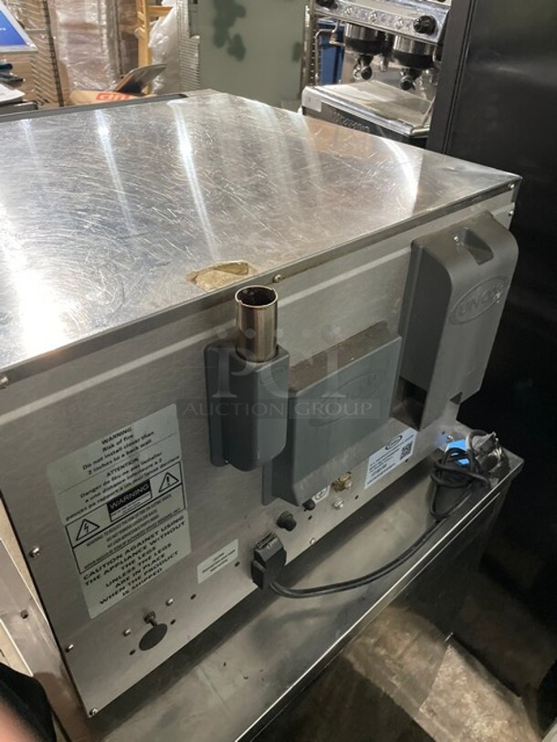 Cadco Commercial Countertop Convection Oven! With View Through Door! Stefania Series! Model XAFT113  - Image 3 of 10