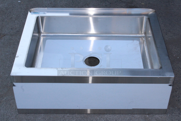 BRAND NEW SCRATCH & DENT! Regency 600SM20286 33" 16-Gauge Stainless Steel One Compartment Floor Mop Sink - 28" x 20" x 6" Bowl - Image 3 of 8