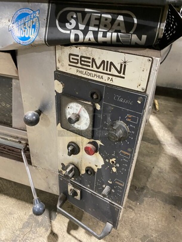 Sveba Dahlin Electric Powered Double Deck Baking/ Pizza Oven! All Stainless Steel! 2x Your Bid Makes One Unit! Model: DC12DD SN: 164156019619 208/230V - Image 8 of 11