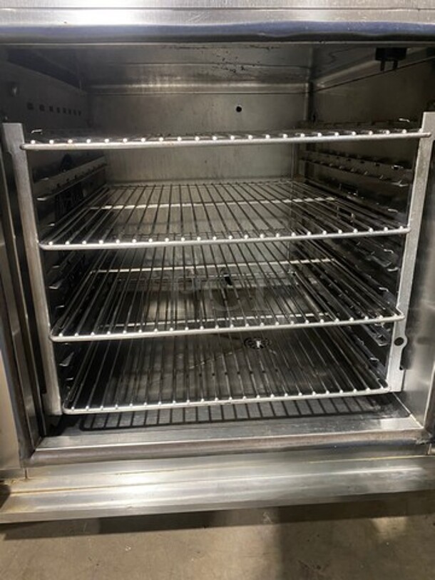 WOW! Alto Shaam Commercial Electric Powered Combitherm Convection Oven! With Metal Oven Racks! All Stainless Steel! On Small Legs! Model: 7.14ESISK SN: 1156437000 208/240V 3 Phase - Image 5 of 9