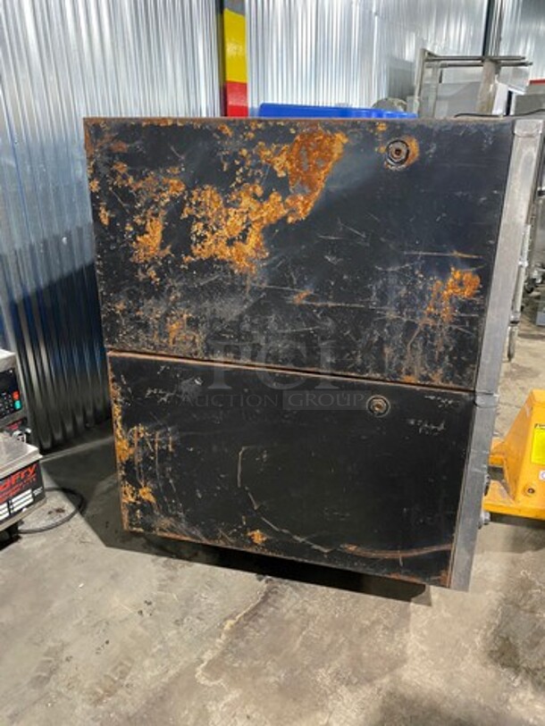 Bakers Pride Commercial Natural Gas Powered Double Deck Baking/ Pizza Oven! All Stainless Steel! 2x Your Bid Makes One Unit! SN: 09950 - Image 3 of 11