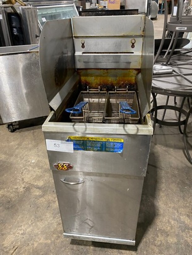 2018 Pitco Commercial Natural Gas Powered Deep Fat Fryer! With Back And Side Splashes! With 2 Metal Frying Baskets! All Stainless Steel! On Casters! WORKING WHEN REMOVED! Model: 40D SN: G18CC010283