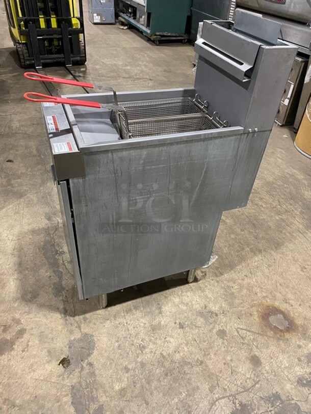 Vulcan Commercial Natural Gas Powered Deep Fat Fryer! With Frying Baskets! All Stainless Steel! On Legs! Model: 1VEG35M1 SN: DV1133288 - Image 2 of 8