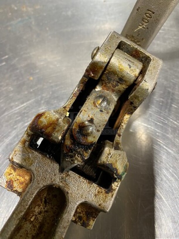 Stainless Steel Commercial Manual Can Opener! - Image 5 of 5