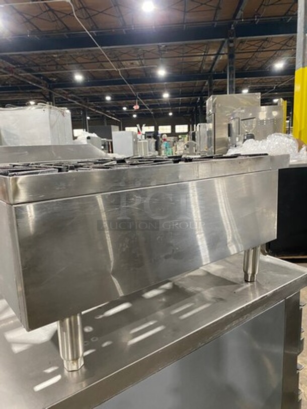 Avantco Commercial Countertop Natural Gas Powered 4 Burner Range! With Back And Side Splashes! All Stainless Steel! On Small Legs! - Image 3 of 7