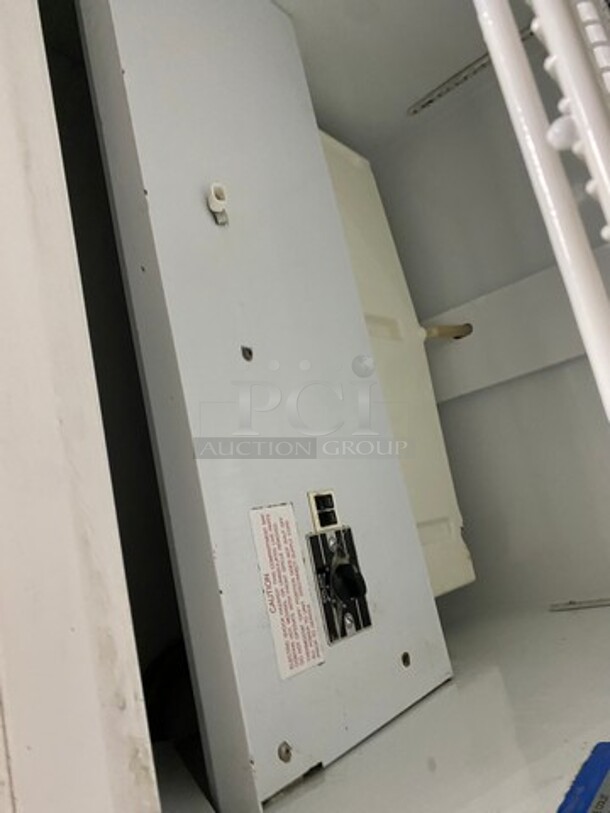 Beverage Air Commercial Single Door Reach In Refrigerator Merchandiser! With View Through Door! With Poly Coated Racks! Model: MT27 SN: 7287169 115V 60HZ 1 Phase - Image 6 of 8