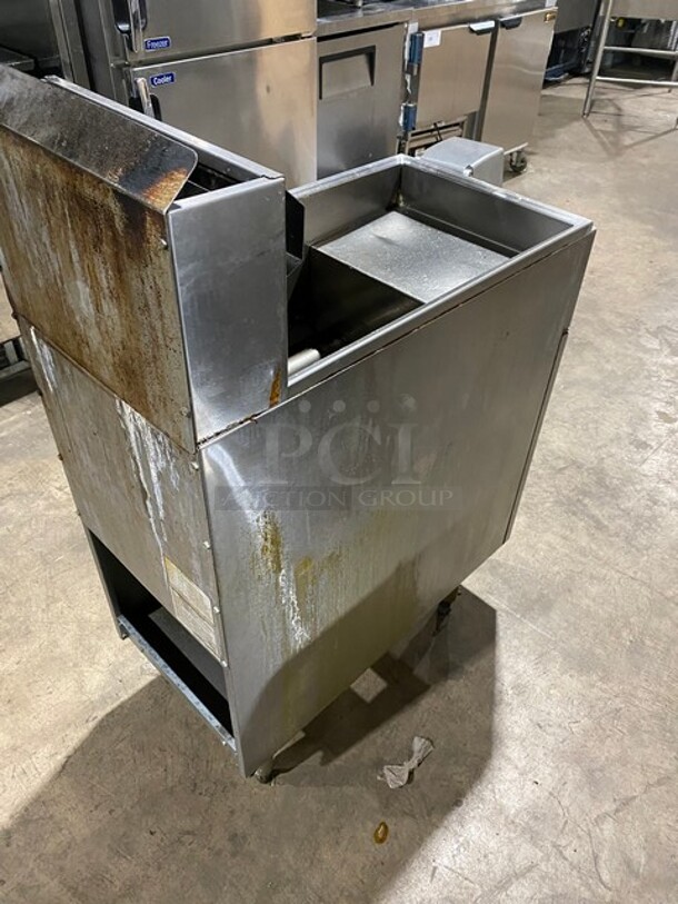 All Stainless Steel! Commercial Natural Gas Powered Deep Fat Fryer! With Backsplash!  On Legs! - Image 4 of 9
