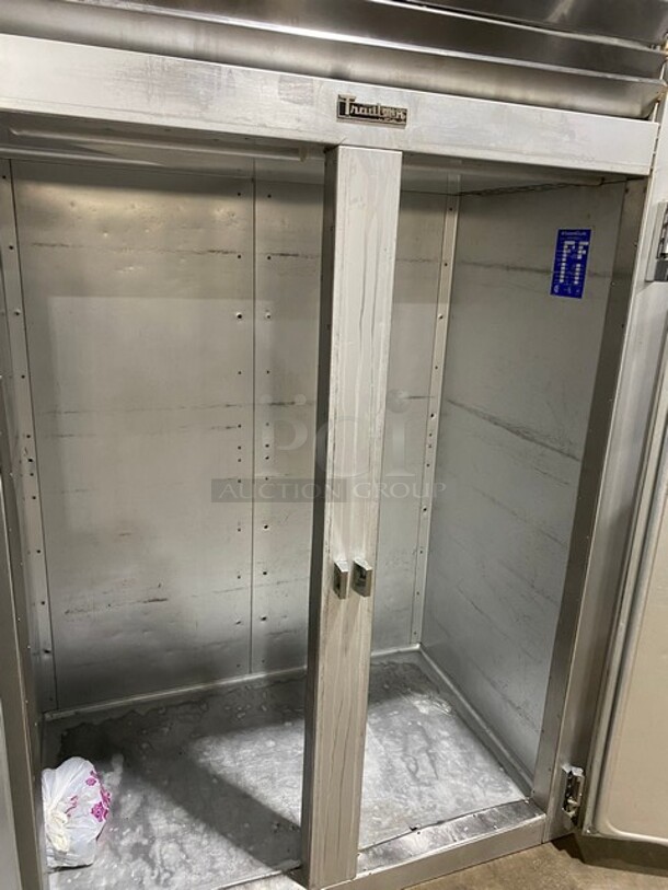 Traulsen Commercial Stainless Steel 2 Door Reach In Refrigerator! 115V 1 Phase! Model: GHT 2-32 NUT SN: 198348 5G! - Image 5 of 7