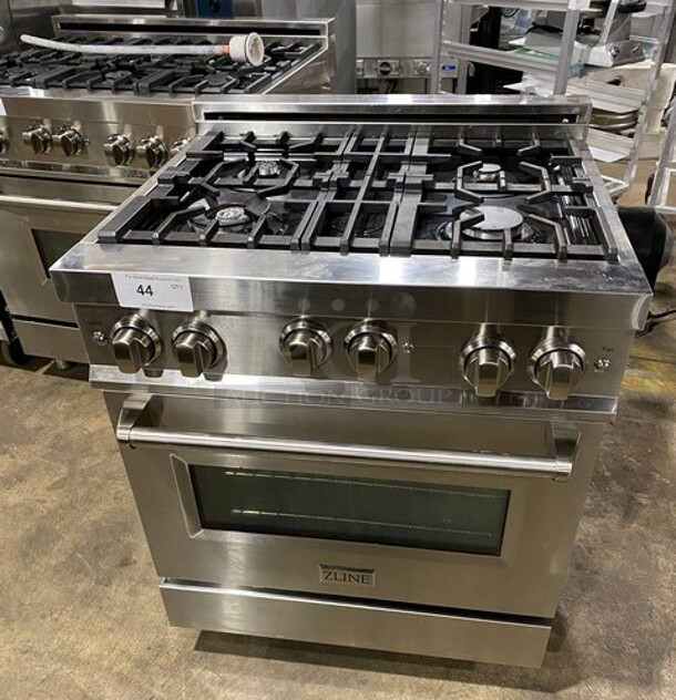 Zline Commercial Gas Powered 4 Burner Stove! With Oven Underneath! Stainless Steel! On Legs! MODEL RG30 SN:20062976049 120V 
