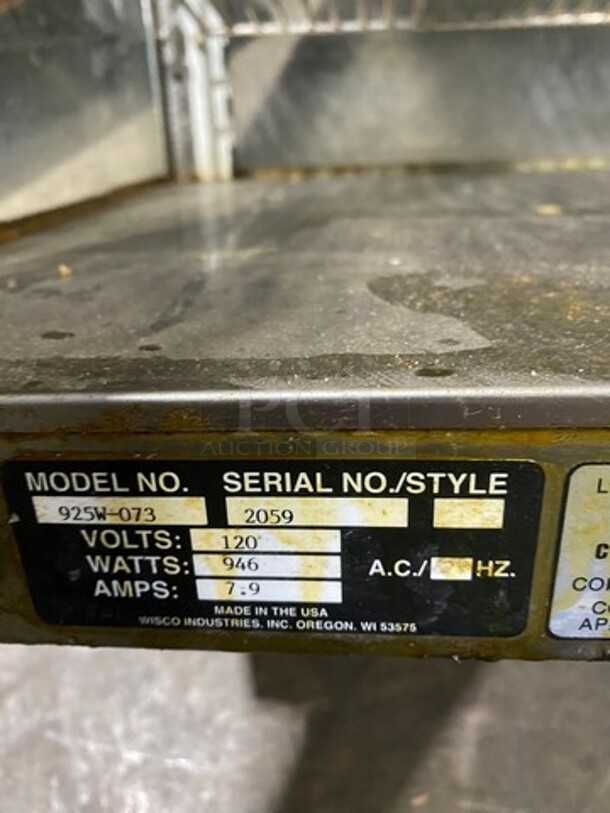 Wisco Commercial Countertop Food Warming Display Case! With Metal Racks! Glass All Around Showcase Style! Model: 925W073 SN: 2059 120V - Image 6 of 7