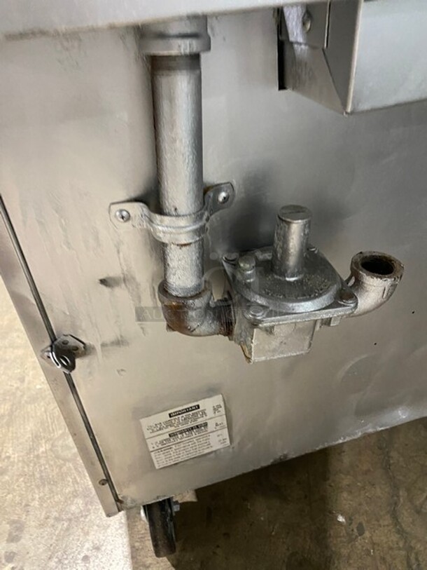 NICE! Southbend Commercial 6 Burner Stove! With Full Size Oven Underneath! With Raised Backsplash! All Stainless Steel! Model P32DBBB Serial 05M09248! On Casters! - Image 10 of 11