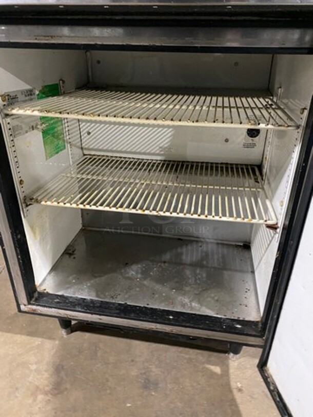 True Commercial Single Door Refrigerated Lowboy/ Worktop Cooler! With Poly Coated Racks! All Stainless Steel! On Legs! Model: TUC27 SN: 3079867 115V 60HZ 1 Phase - Image 5 of 7