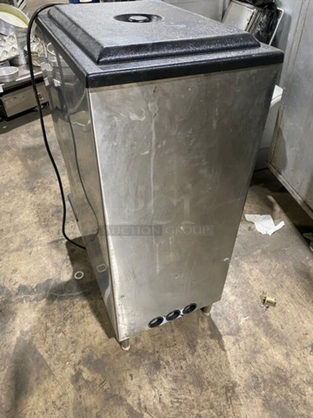 Manitowoc Commercial Countertop Ice Dispenser! All Stainless Steel! On Small Legs! Model: M90 SN: 610196452 115V 60HZ 1 Phase - Image 4 of 8