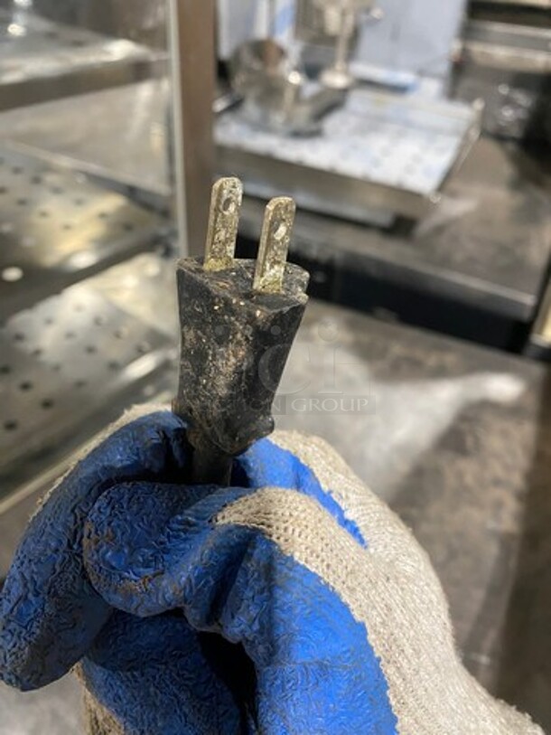 Commercial 3 Tire Food Warmer Display Case! MODEL DFW5103L 110V - Image 9 of 9