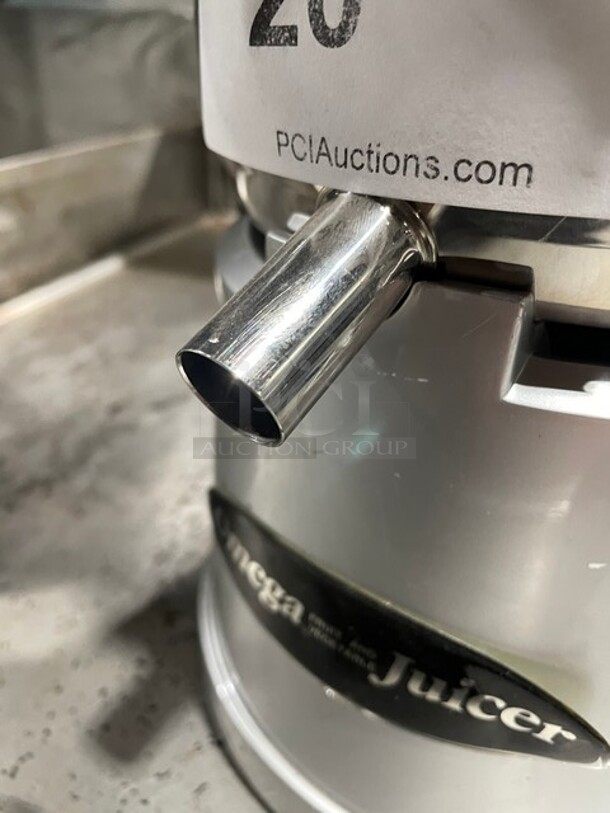 Omega Commercial Countertop Mega Mouth Juicer! With XL Feed Chute! 120V! Model: BMJ330!  - Image 4 of 7
