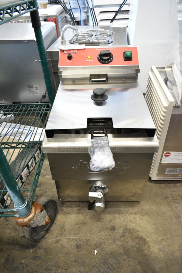 BRAND NEW SCRATCH AND DENT! Avantco 177F200 Stainless Steel 15 lb. Medium-Duty Electric Countertop Fryer w/ Metal Fry Basket and Lid. 208/240 Volts, 1 Phase.  - Image 2 of 7