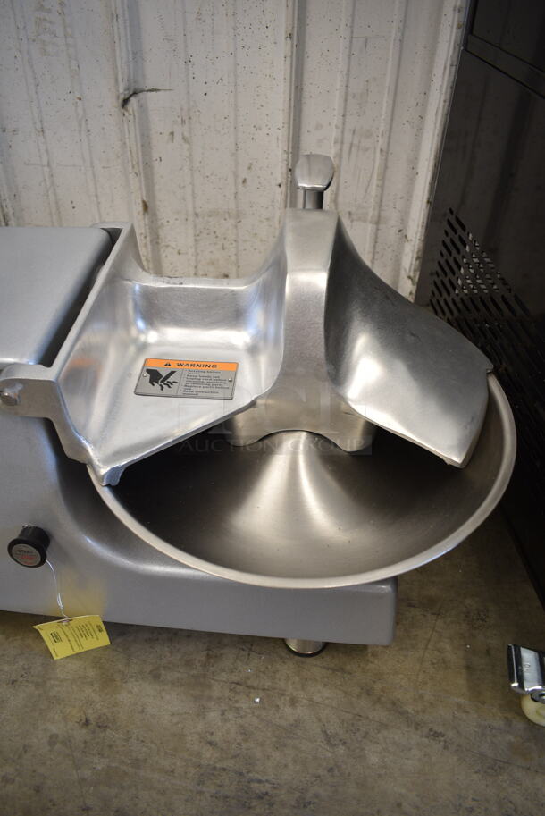 BRAND NEW SCRATCH AND DENT! Hobart 84145 5 lb. Buffalo Chopper Food Processor with Powder-Coated Aluminum Base, S Blade and #12 Hub. 115 Volts, 1 Phase. Tested and Working! - Image 4 of 9